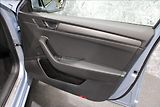 Škoda Superb 2,0 TDI Style REZERVOVÁNO - náhled 11