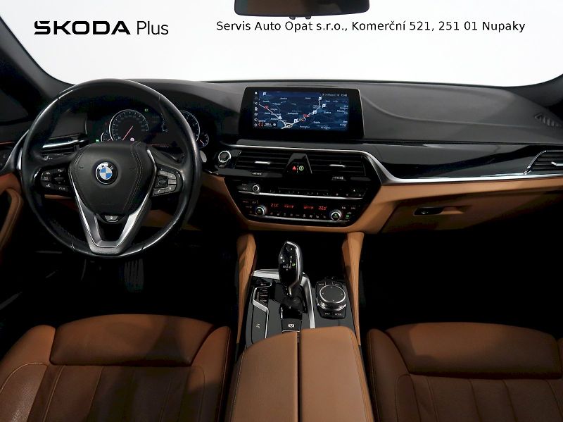 BMW Řada 5 (2018) LUXURY LINE 540d xDRIVE TAŽNÉ - fotka 5 z 38