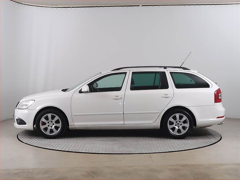 Škoda Octavia (2010) RS 2.0 TDI, Navi, Tempomat - fotka 3 z 15