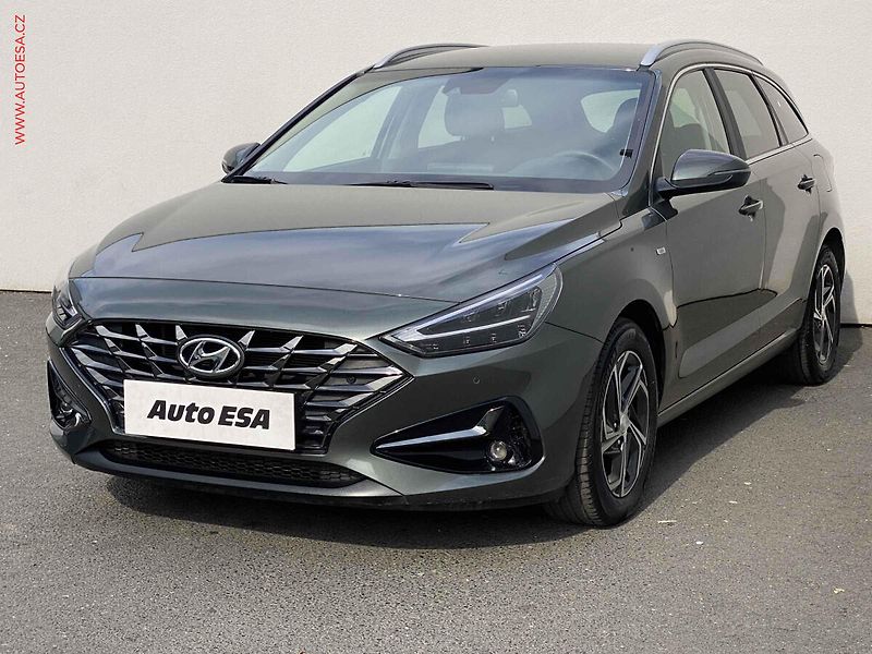 Hyundai i30 (2023) 1.5 T-GDi, Smart, AT, LED - fotka 3 z 21