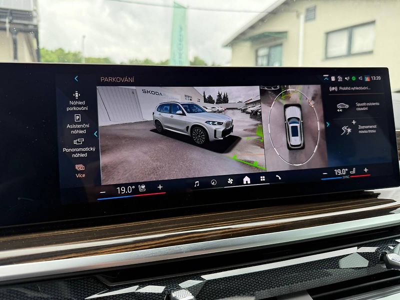 BMW X5 3,0 210 kW xDrive30d - fotka 24 z 55