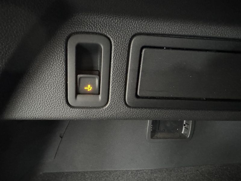 Volkswagen Tiguan (2023) 2,0TDi DSG REZERVACE - fotka 24 z 38