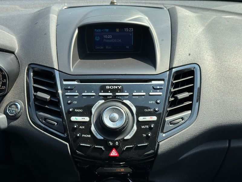 Ford Fiesta (2014) Titanium 1.0 EcoBoost 92kW - fotka 27 z 31