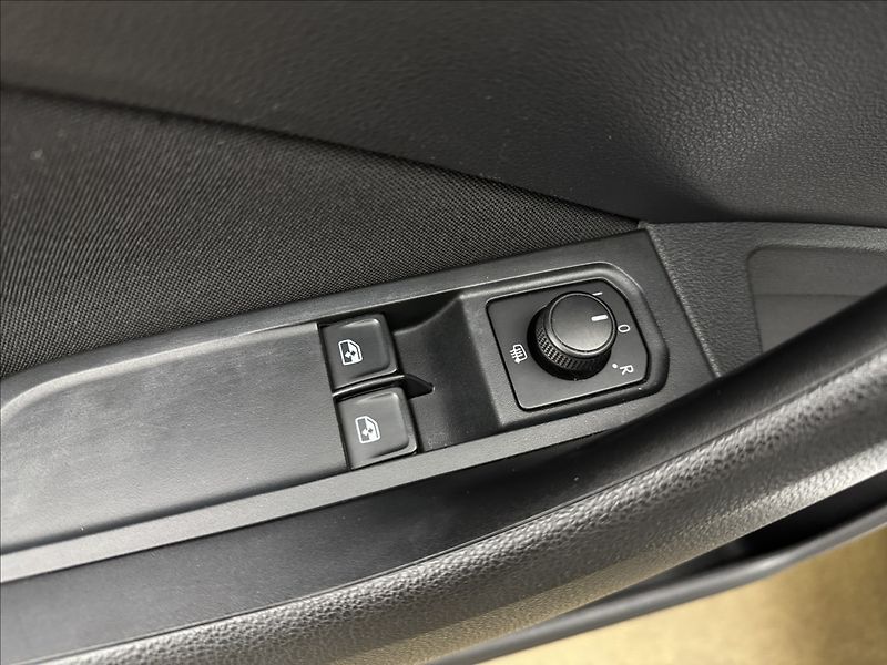 Škoda Kamiq 1,0 DSG AC LED VÝHŘEV SENZORY - fotka 28 z 36