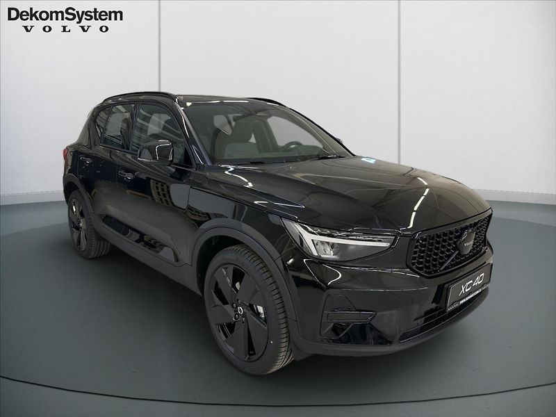 Volvo XC40 (2026) 2,0 B3 Black Edition 3132 - fotka 2 z 15