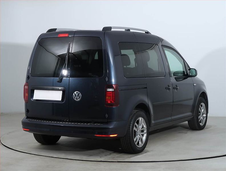 Volkswagen Caddy (2019) 1.4 TSI, 5Míst, ČR, 1Maj - fotka 5 z 19