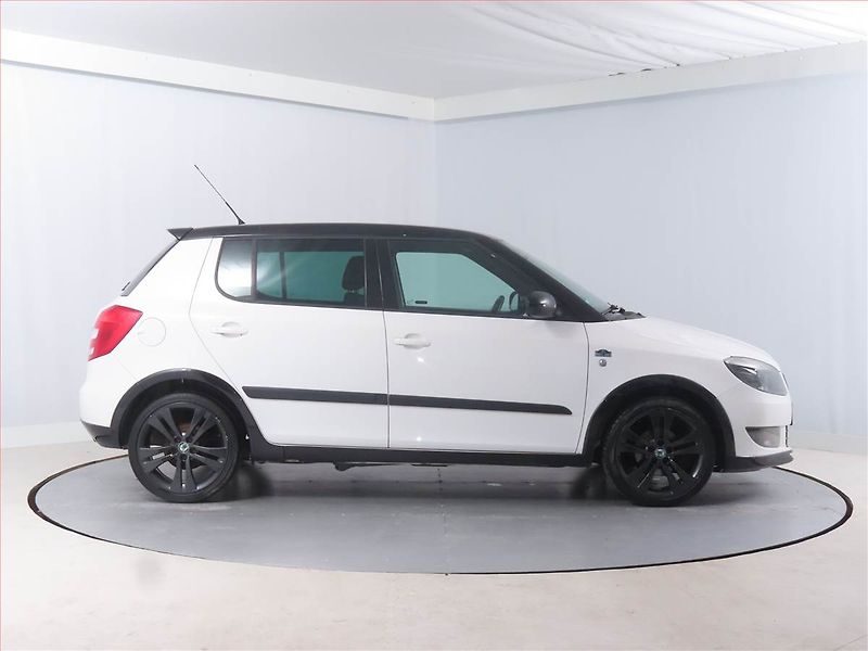 Škoda Fabia (2011) Monte Carlo 1.2 TSI - fotka 6 z 14