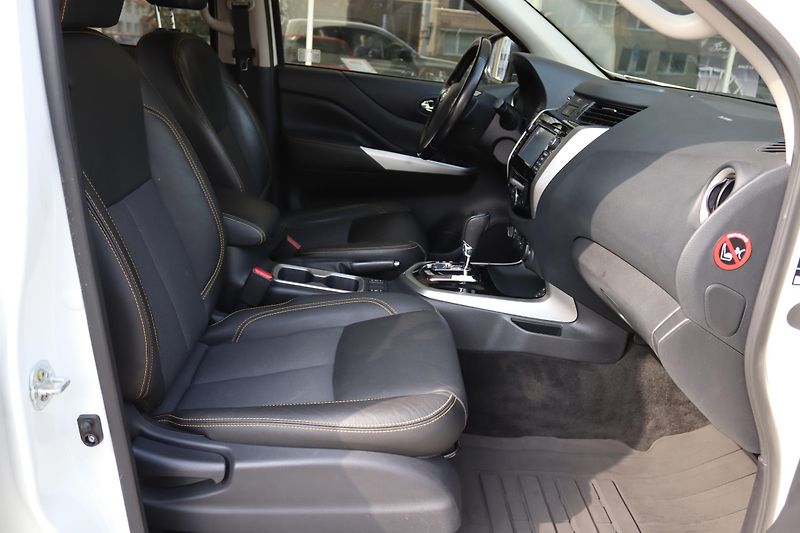 Nissan Navara 2.3dCi 4X4 AT 140kW DPH - fotka 47 z 50