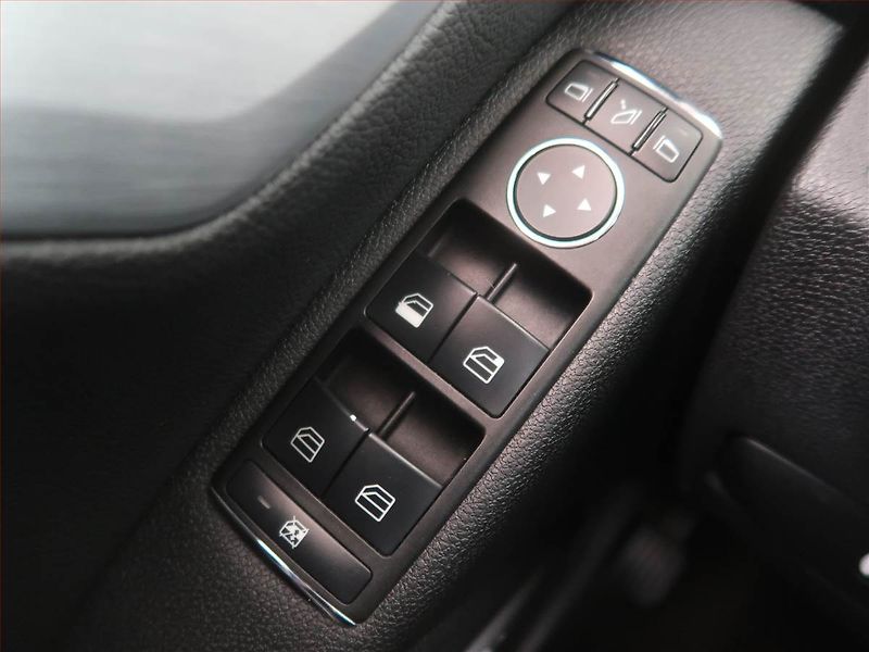 Mercedes-Benz Třídy C (2009) Avantgarde C 220 CDI, Automat - fotka 21 z 21