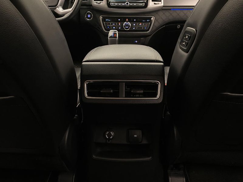 SsangYong Rexton 2.2 CRDi 4WD AUT CZ REZERVACE - fotka 31 z 50