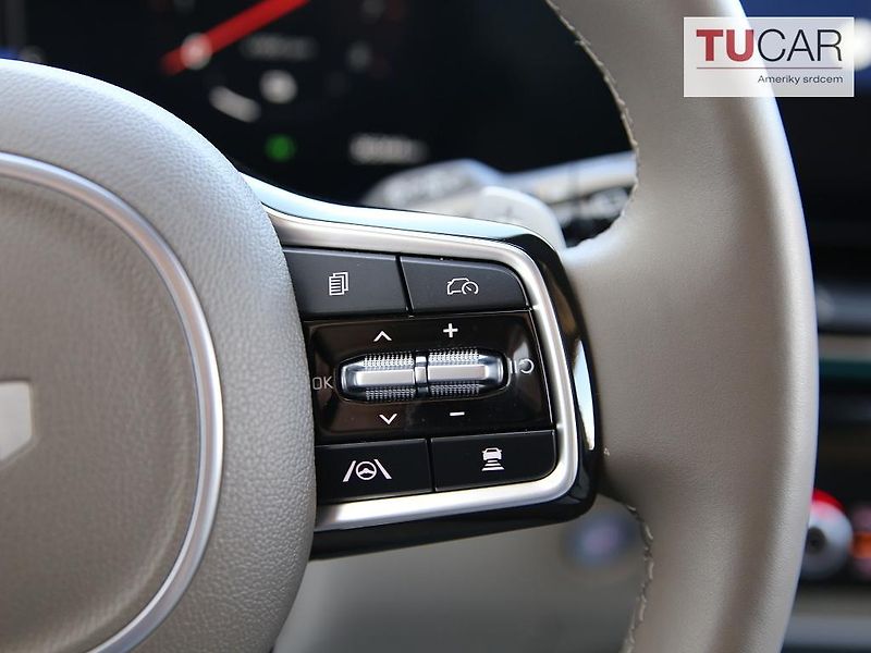 Kia Carnival (2024) 1.6 HEV Automat 6+3 Místa  - fotka 17 z 40