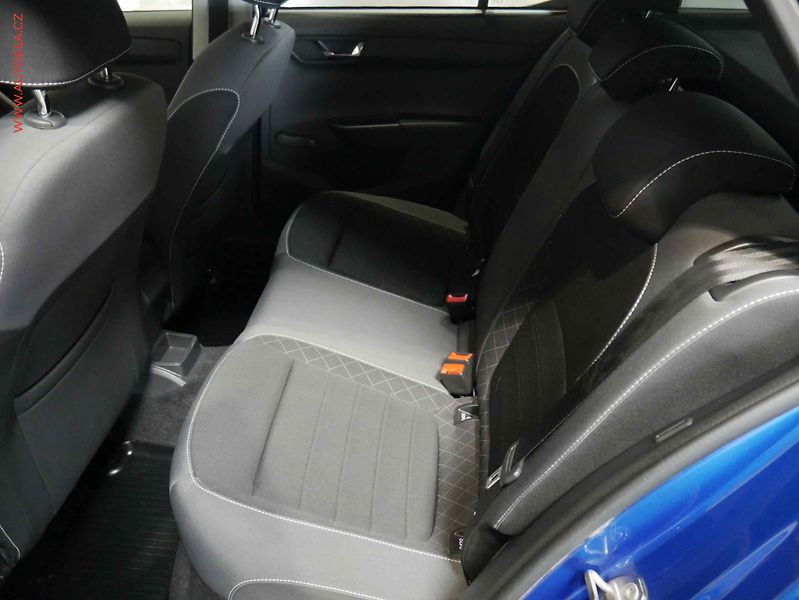 Škoda Fabia (2021) 1.0 TSi, 1.maj,ČR, AC, park - fotka 10 z 17