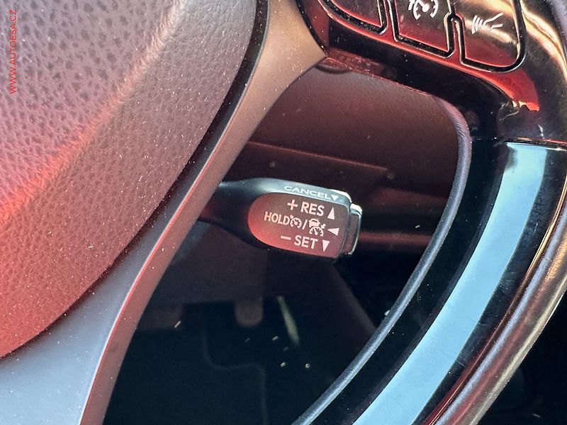 Toyota C-HR (2018) 1.8i, 2.maj,ČR, AT, LED - fotka 13 z 18