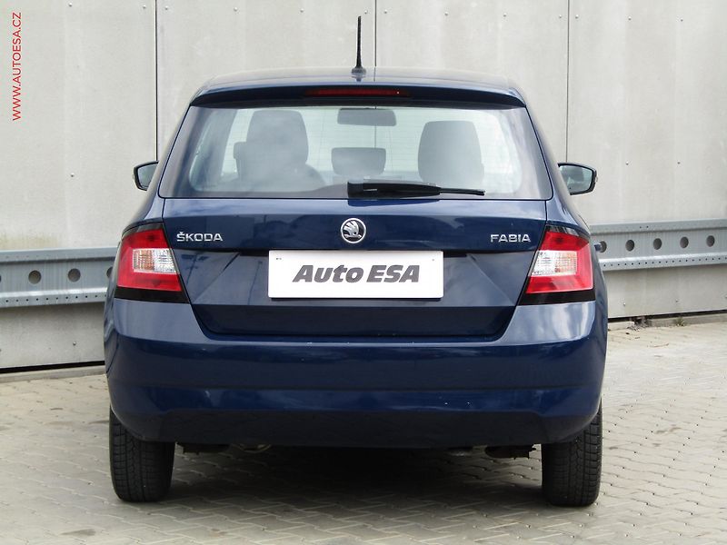 Škoda Fabia (2016) 1.2 TSi, ČR, AC, park.čidla - fotka 5 z 17
