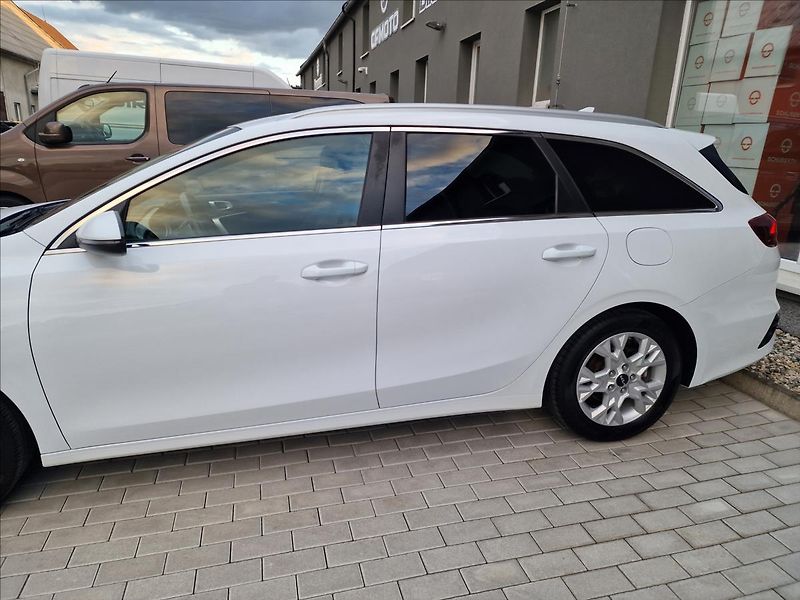 Kia Ceed 1.5 T-GDI 118kW TOP SW,1.Maj. - fotka 43 z 50