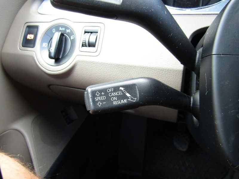Volkswagen Passat (2008) 2.0 TDI 103kW - fotka 31 z 36