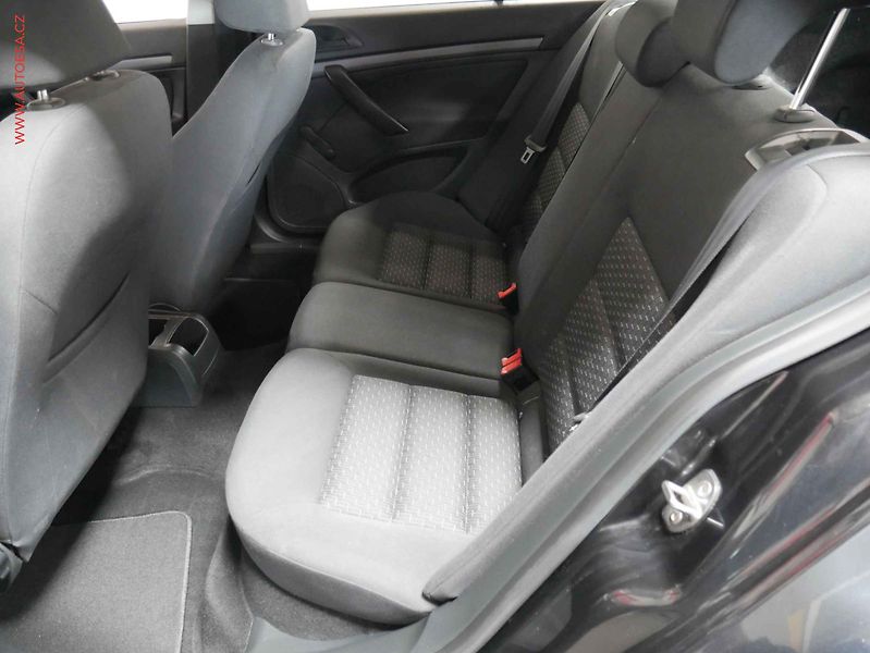 Škoda Octavia (2010) 1.2 TSI, 2.maj,ČR, AC, STK8 - fotka 10 z 14