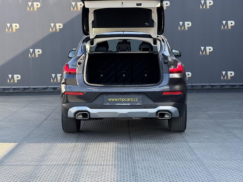 BMW X4 (2023) 2.0 xDrive20d, PANO, DPH, WIFI - fotka 9 z 44
