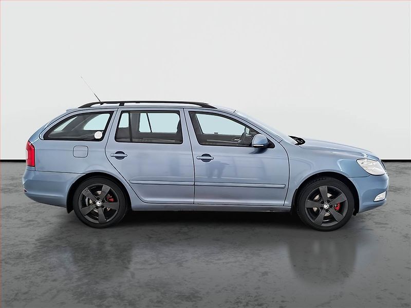 Škoda Octavia (2010) Elegance 1.4 TSI, ČR,1.maj - fotka 6 z 17