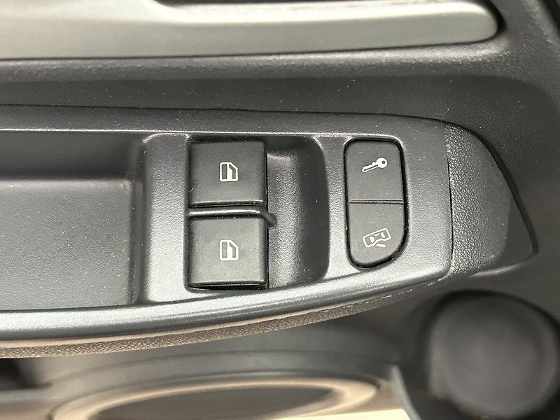 Volkswagen Fox 1.2 HTP - fotka 35 z 44