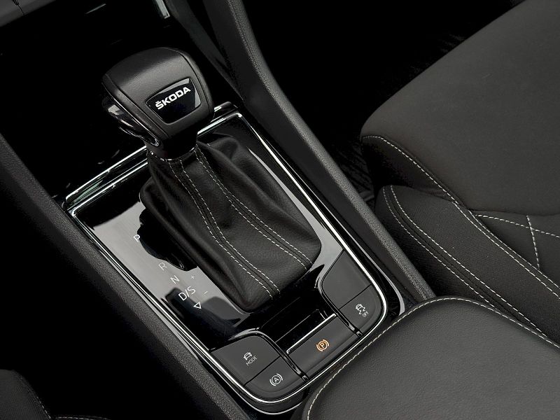 Škoda Karoq (2023) 1.5 TSI 110 kW DSG SportLine - fotka 19 z 25