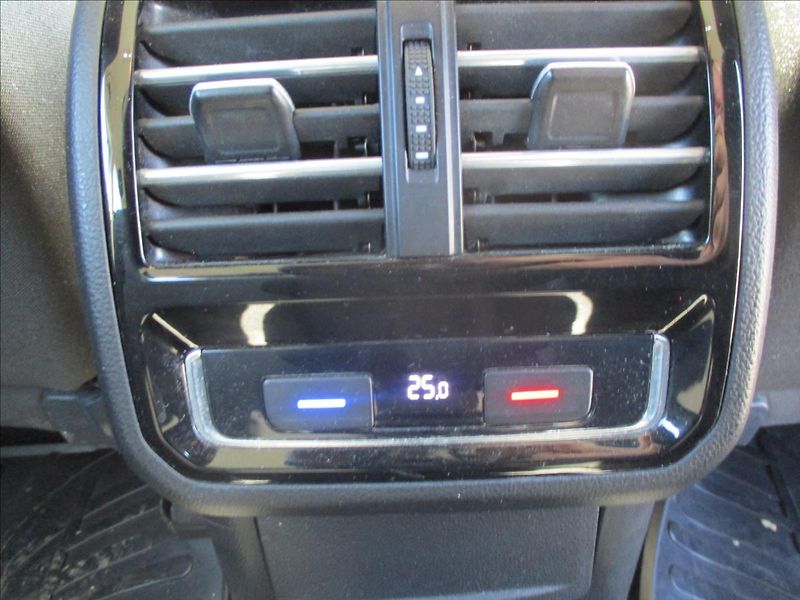 Volkswagen Passat 2,0 TDi 110kw Radar DSG GPS Hi - fotka 13 z 43