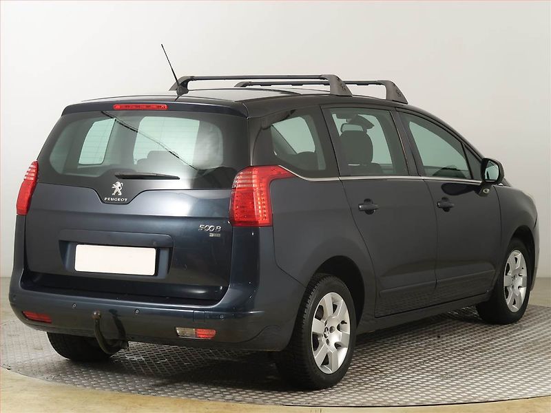 Peugeot 5008 (2014) 1.6 HDi, Automat, po STK - fotka 5 z 18
