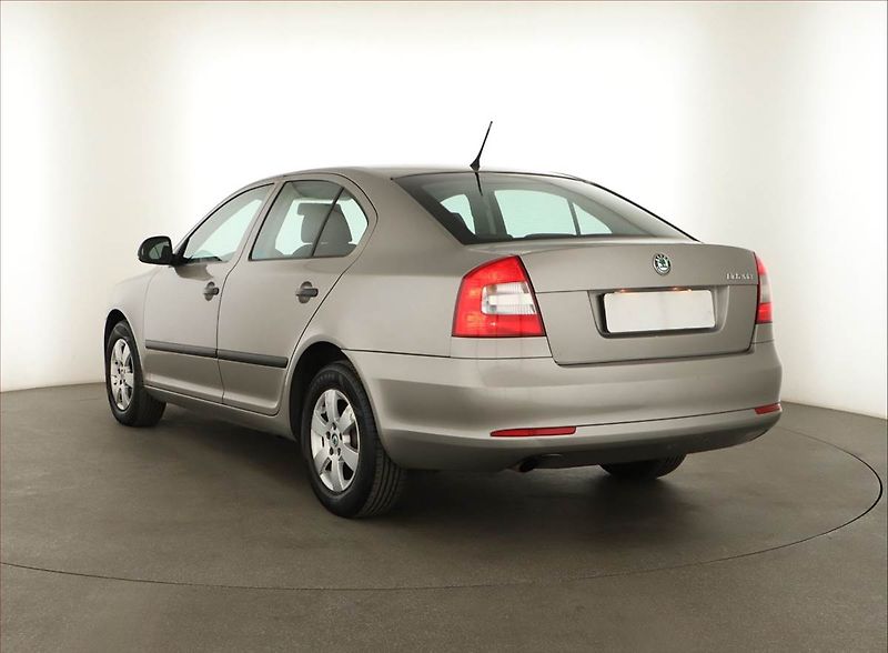 Škoda Octavia (2012) 2.0 TDI, po STK, CZ doklady - fotka 4 z 12