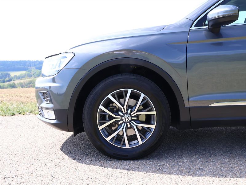 Volkswagen Tiguan 1,4 TSI 110kW DSG LED 1.Maj. - fotka 20 z 27