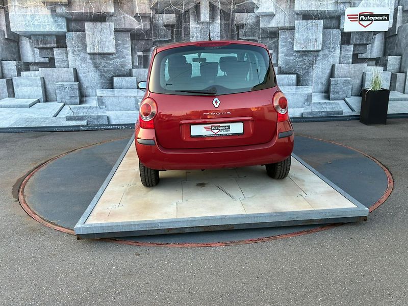 Renault Modus (2005) 1.2i 55KW, VYHŘIVANÉ SEDADLA - fotka 7 z 28