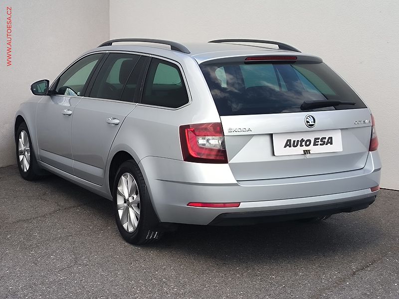 Škoda Octavia (2018) 1.6 TDi, 2.maj,ČR, Style - fotka 6 z 22