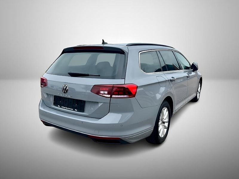 Volkswagen Passat 2.0TDI DSG 110kW DPH TZ 1.Maj - fotka 2 z 5