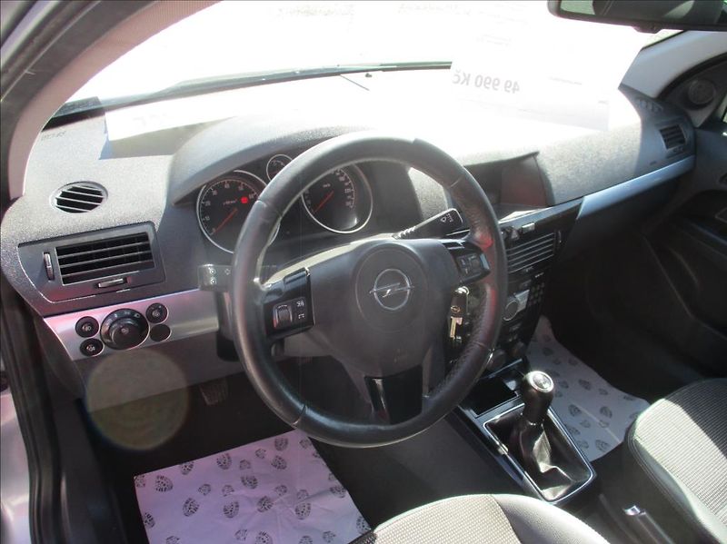 Opel Astra 1,6 i,aut.klima,serv.kniha, - fotka 13 z 41