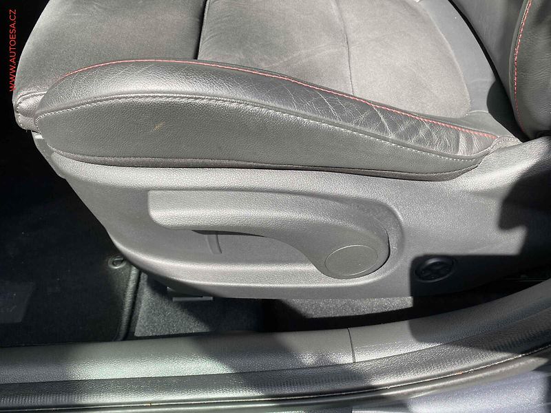 Hyundai i30 (2022) 1.5T-GDi, N-Line, kůže, LED - fotka 14 z 19