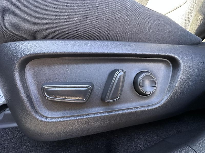 Toyota RAV4 (2026) 2.5HEV 4x4 - COMFORT BUSINESS - fotka 5 z 23