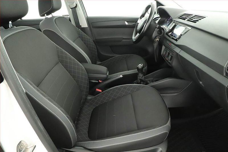 Škoda Fabia (2019) 1.0 TSI, Tempomat - fotka 7 z 15