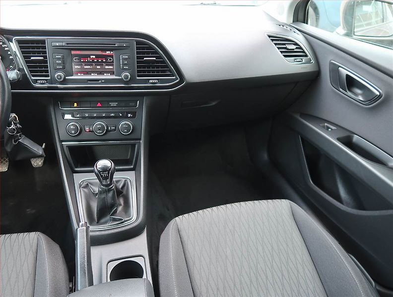 Seat Leon (2015) 1.6 TDI, 4X4, Serv.kniha - fotka 8 z 13