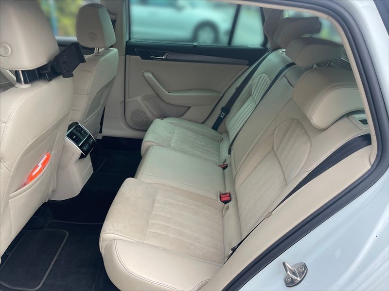 Škoda Superb 2,0 TDI 110 Style DSG - fotka 8 z 11