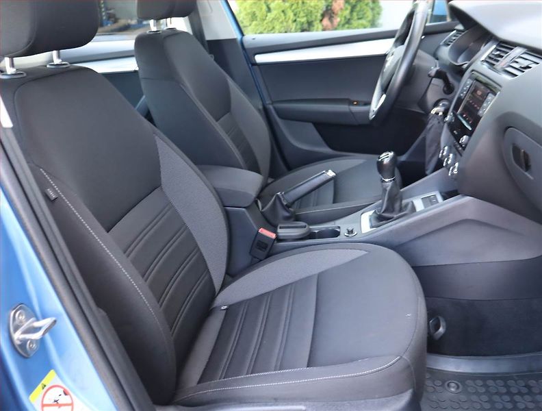 Škoda Octavia (2018) 1.0 TSI, Tempomat - fotka 9 z 21