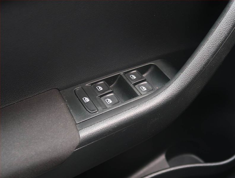 Škoda Fabia (2018) Ambition Plus 1.0 TSI - fotka 17 z 21