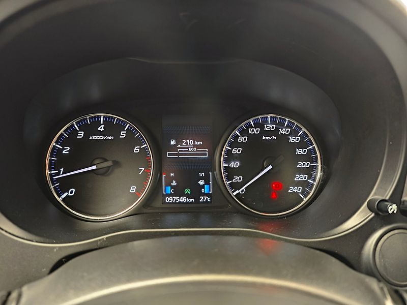 Mitsubishi Outlander (2021) 2.0 Mivec Diamant 2WD Kamera - fotka 18 z 44