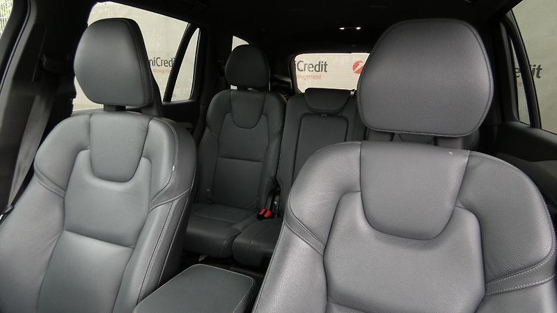 Volvo XC90 B5 AWD Momentum PRO 7 míst - fotka 7 z 27