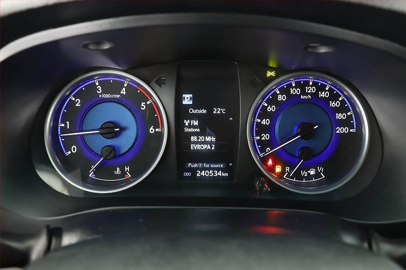 Toyota Hilux (2020) 2.4 D-4D - fotka 8 z 18