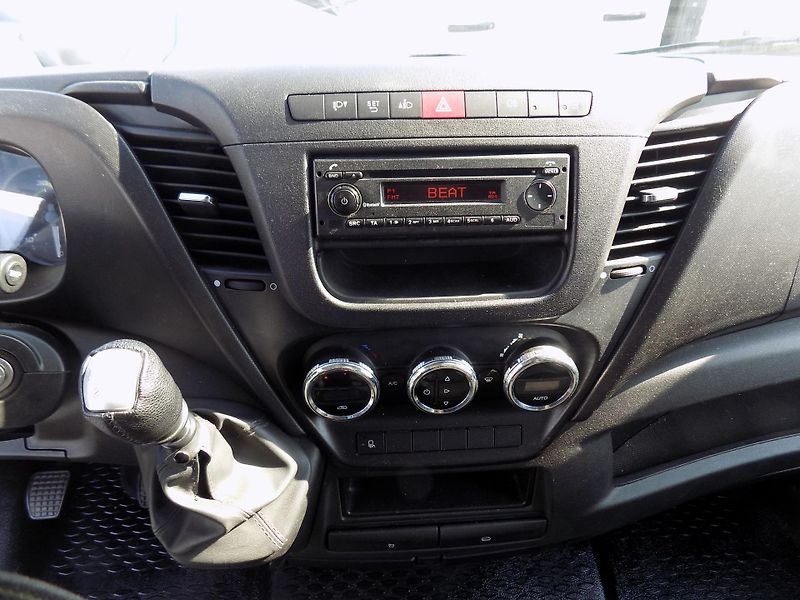 Iveco Daily 35-150 AUTOKLIMA, TAŽNÉ - fotka 27 z 37