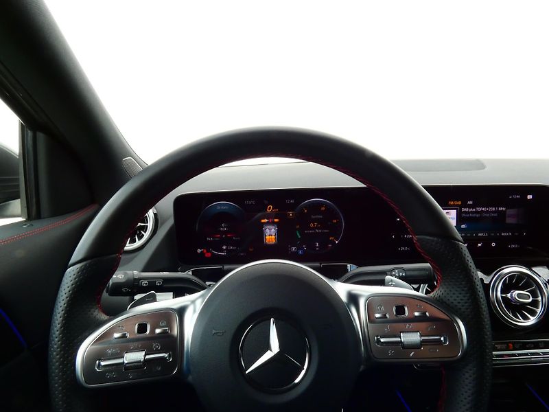 Mercedes-Benz GLA (2020) 200d - fotka 21 z 30