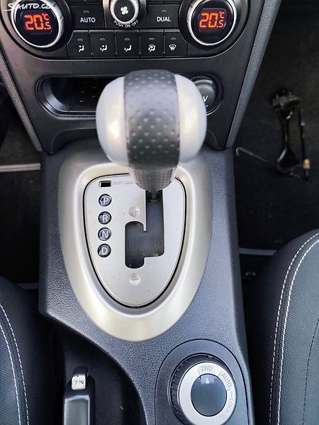 Nissan Qashqai (2012) - fotka 21 z 25