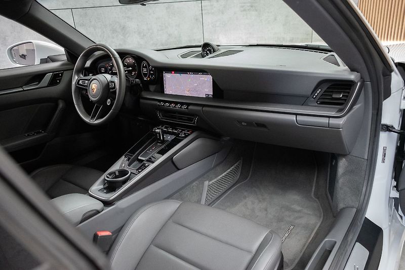 Porsche 911 992 CARRERA 4*BLACK PAKET*DPH* - fotka 13 z 37