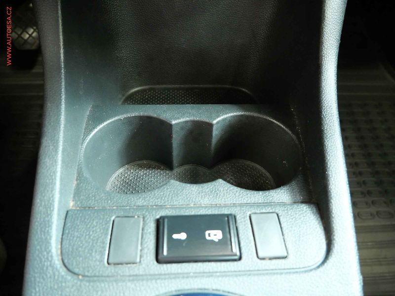 Škoda Fabia (2012) 1.6 TDi, Ambiente, park - fotka 17 z 17