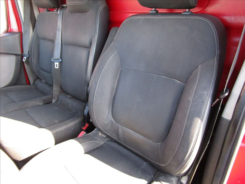 Renault Trafic 1.6dCi, Klima, 1. maj. - fotka 11 z 37
