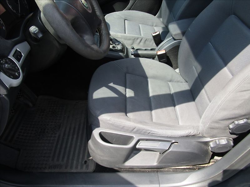 Škoda Octavia Combi 1.9TDi 4x4, aut. Klima - fotka 11 z 38